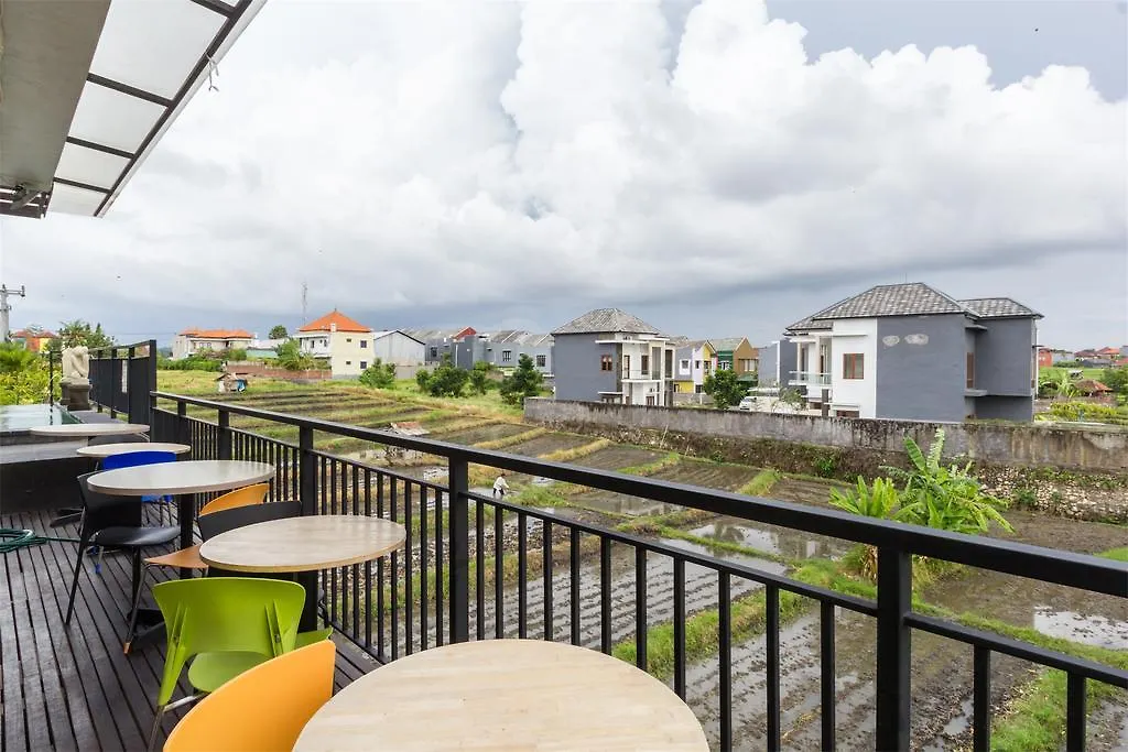 Guest house Reddoorz Plus @ Gunung Salak Street